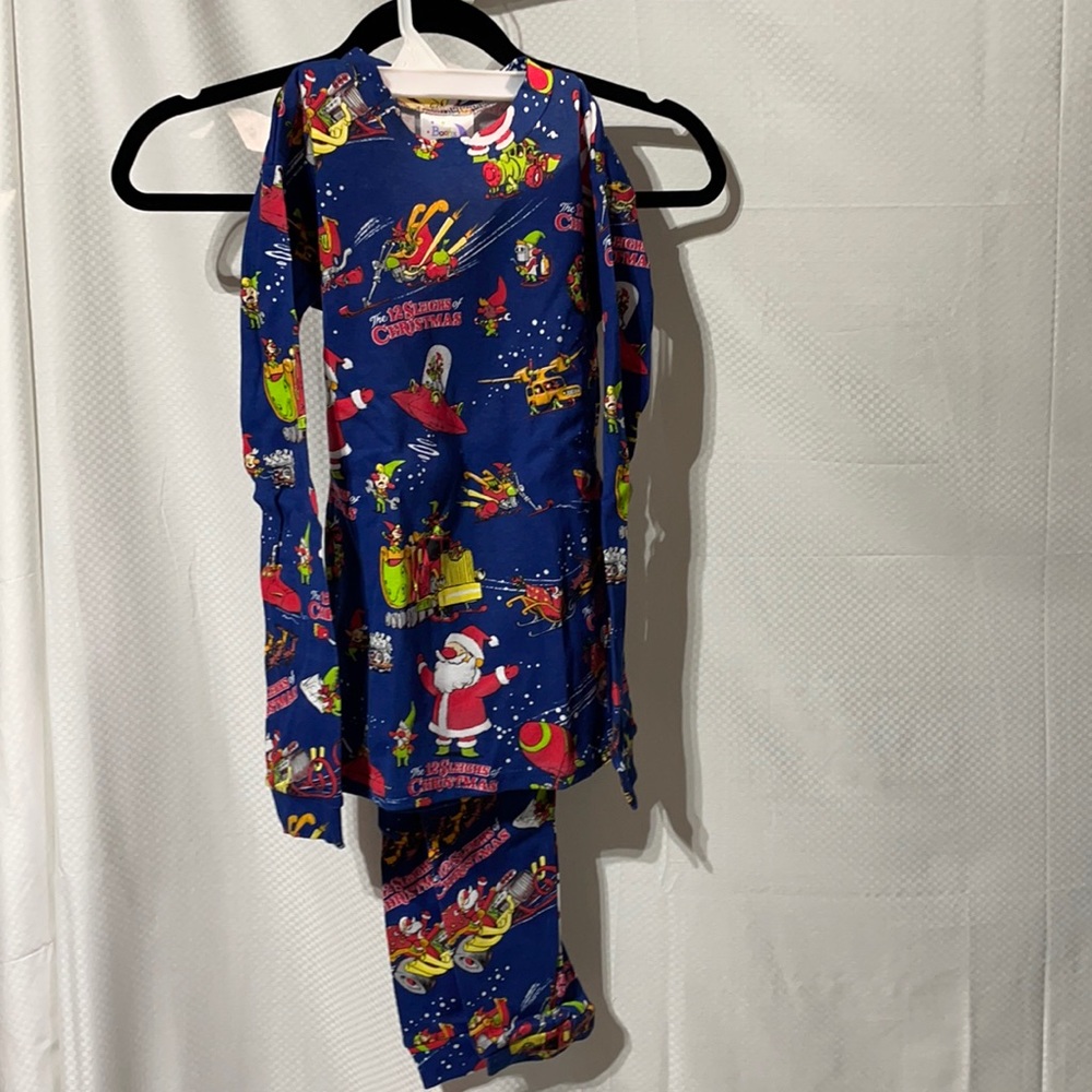 Books to Bed pj’s 8 the twelve sleighs of Christmas Santa elves wreaths NWT